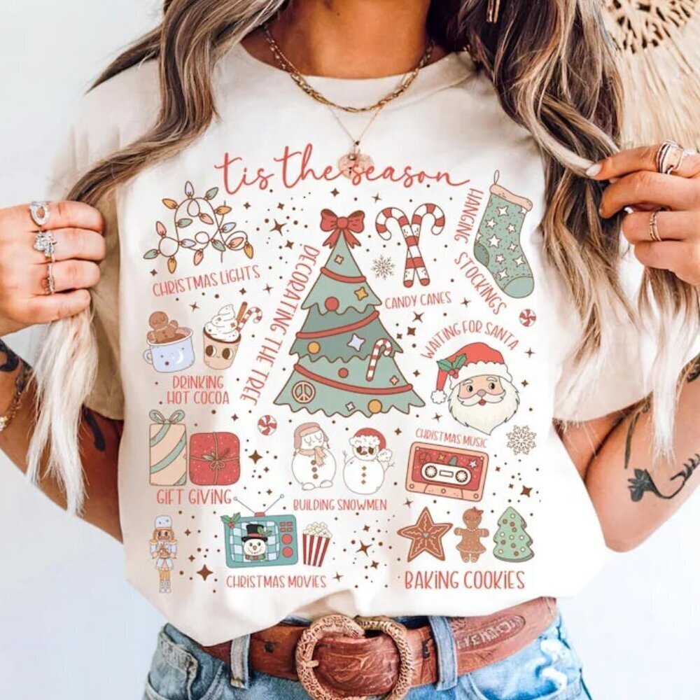 Tis The Season Cute Christmas Graphic Cozy Holiday Winter Gift T-Shirt - Picture 1 of 4